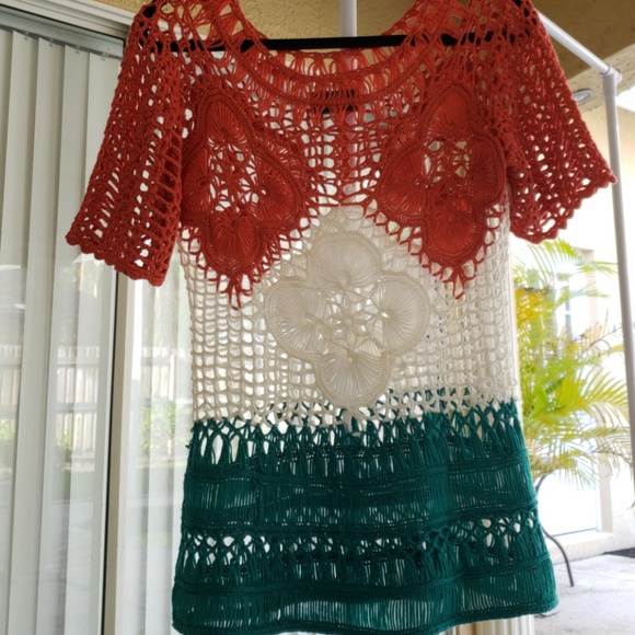 Darling Camille & Co crocheted top - Picture 3 of 5